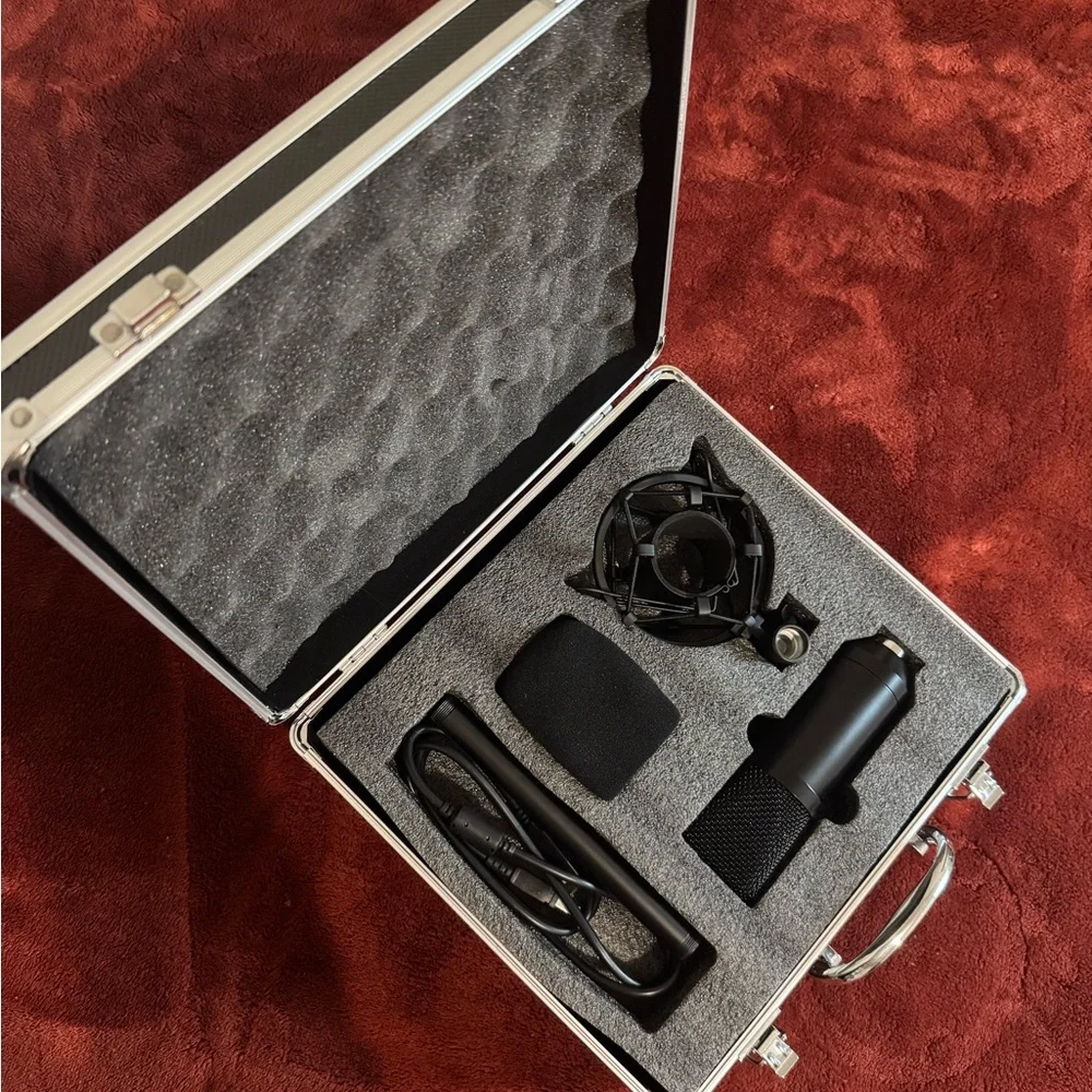 Premium Black VR Microphone Kit with Case